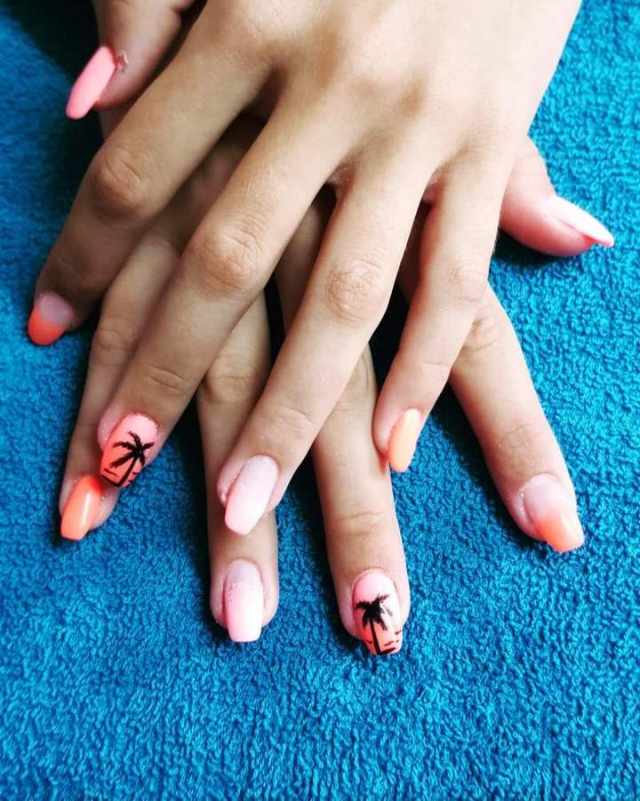 Pose de faux ongles en gel Martinique